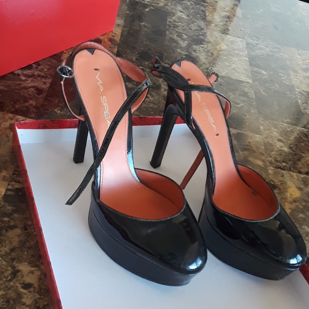 Shoe - Picture 1 of 3